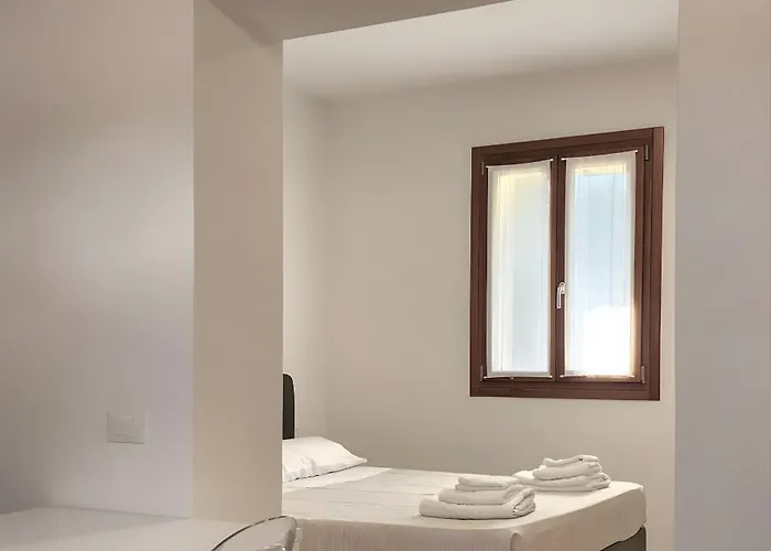 Domus *
