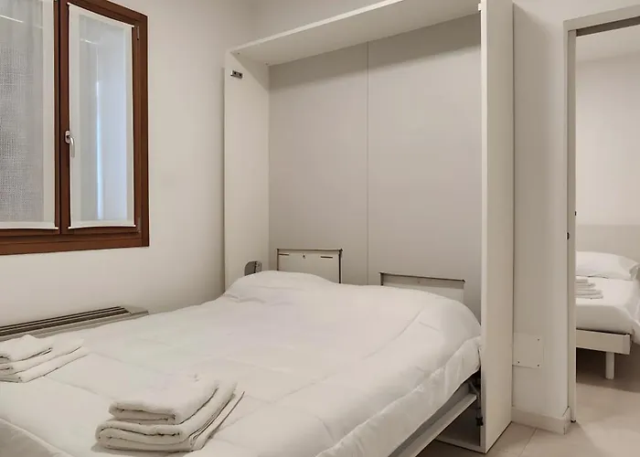 Domus Apartment *